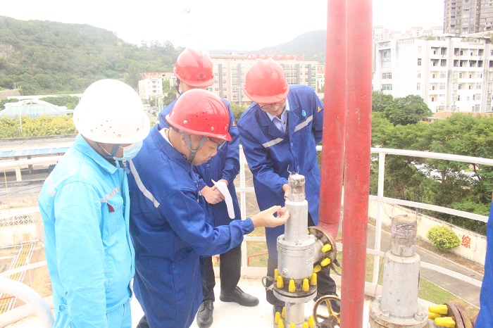 F:\yf\官網oa推文及圖片年‚209\省、市、區(qū)各級市場監(jiān)督管理局蒞臨曠遠能源股份有限公司督導調研燃氣特種設備安全工作(1)\省、市、區(qū)各級市場監(jiān)督管理局檢查圖片.jpg